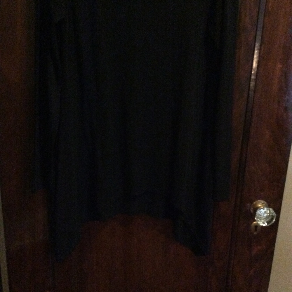 Black top - Picture 2 of 3
